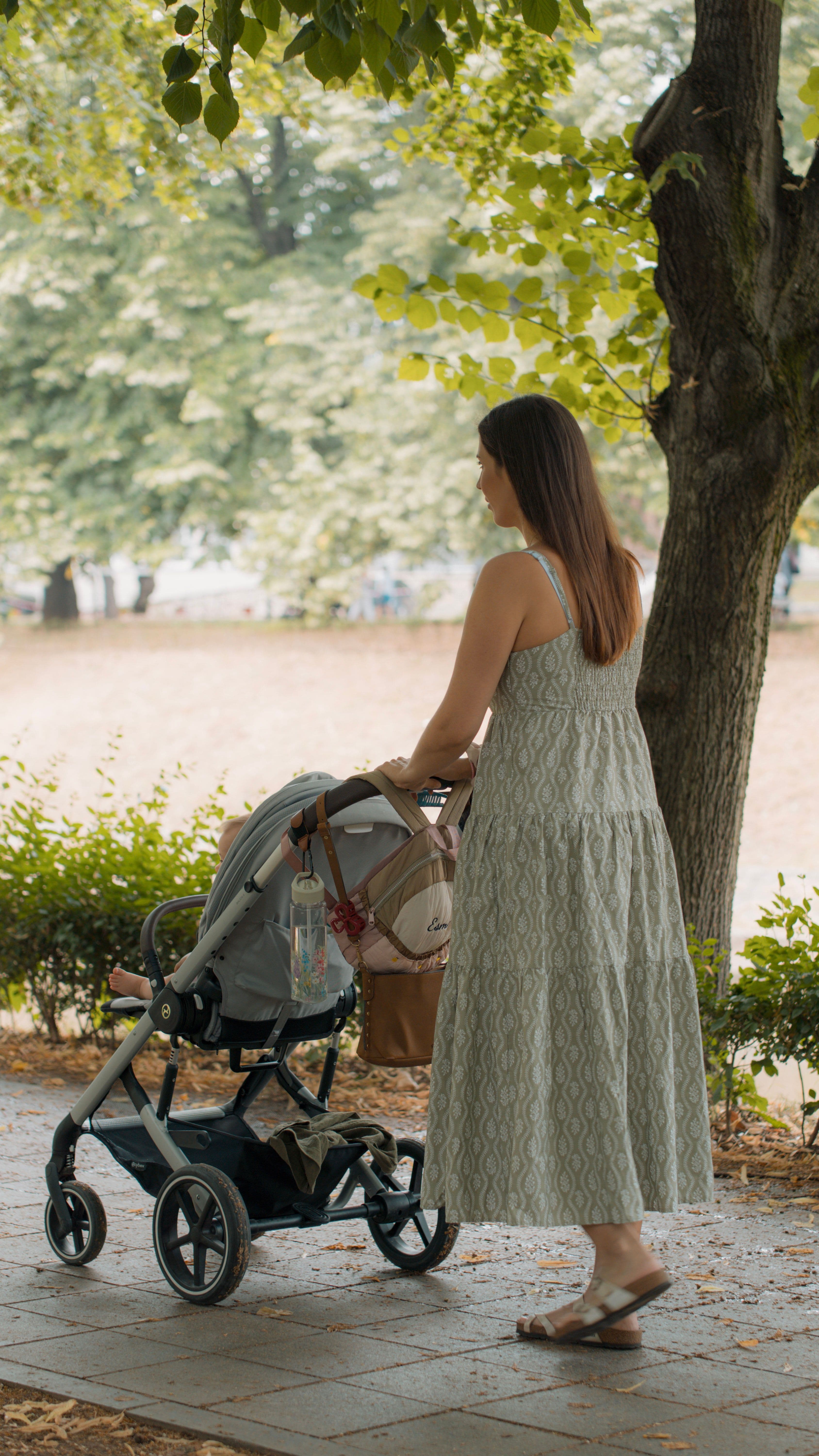Marche active post-partum : le sport le plus sous-estimé